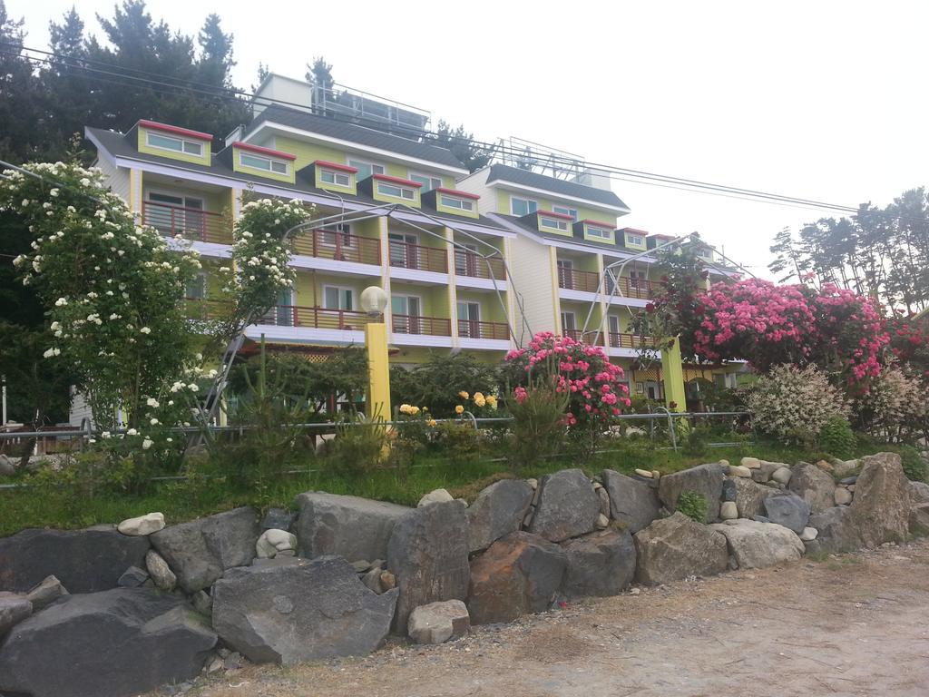 Yongdu Beach Pension Boryeong Exteriör bild