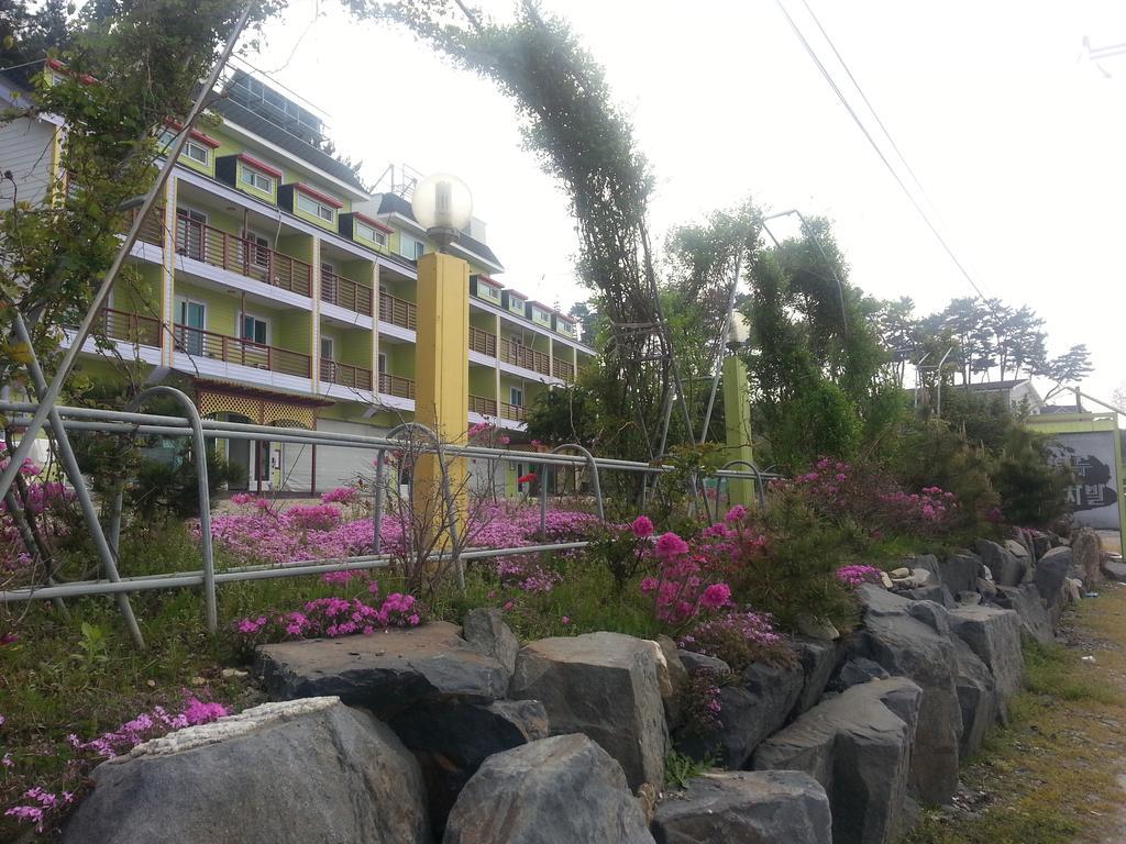 Yongdu Beach Pension Boryeong Exteriör bild