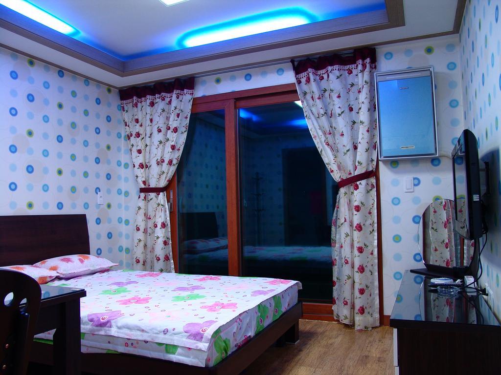 Yongdu Beach Pension Boryeong Exteriör bild