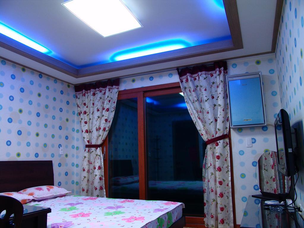 Yongdu Beach Pension Boryeong Exteriör bild